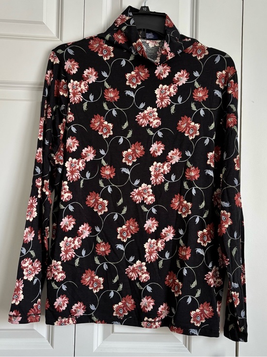 Architect Tops - Architect Black Long-Sleeve Collared Top with Red & Pink Floral Print